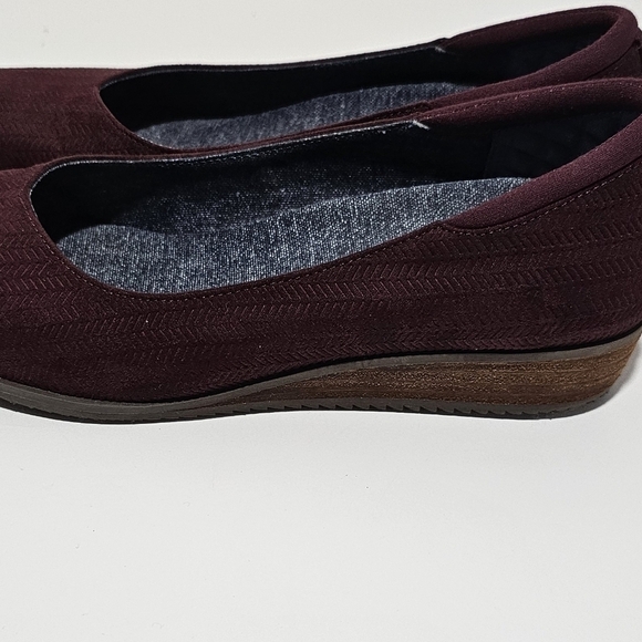 Dr. Scholl's Wedge Slip On Size 7 1/2 Burgundy Wine memory foam - Picture 3 of 9